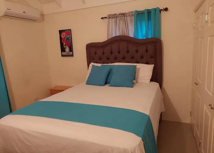 Luxurious 3-bedroom House In With Private Entrance Сasa de vacaciones