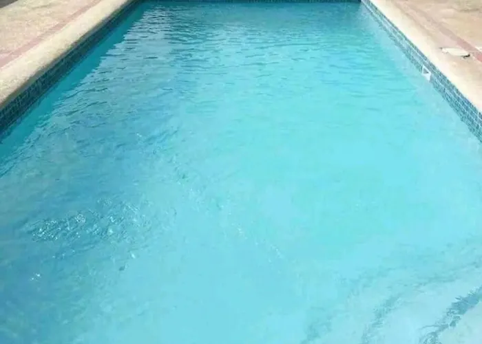 Сasa de vacaciones Luxurious 3-bedroom House In With Private Entrance *